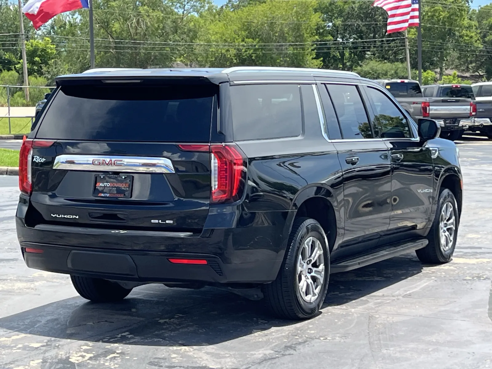 GMC Yukon XL photo 6