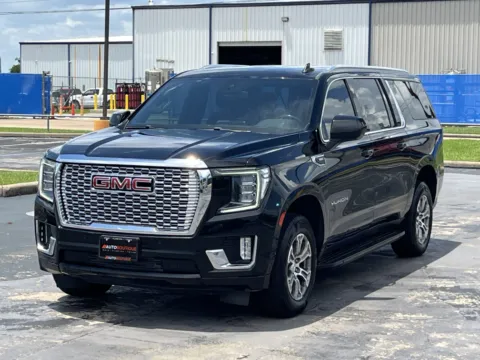 Another view of 2021 GMC Yukon XL SLE for sale in Alvin, TX at Auto Boutique Texas