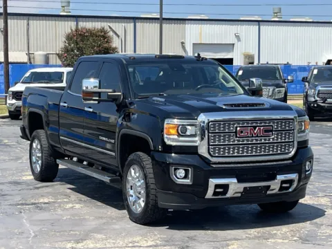 Another view of 2019 GMC Sierra 2500 HD Denali for sale in Alvin, TX at Auto Boutique Texas