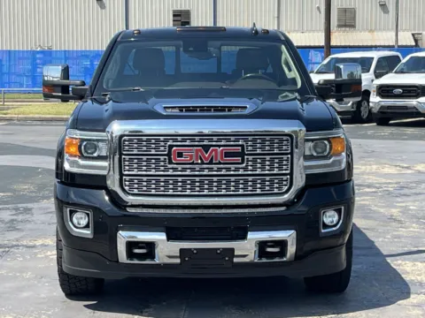 More photos of 2019 GMC Sierra 2500 HD Denali at Auto Boutique Texas, TX