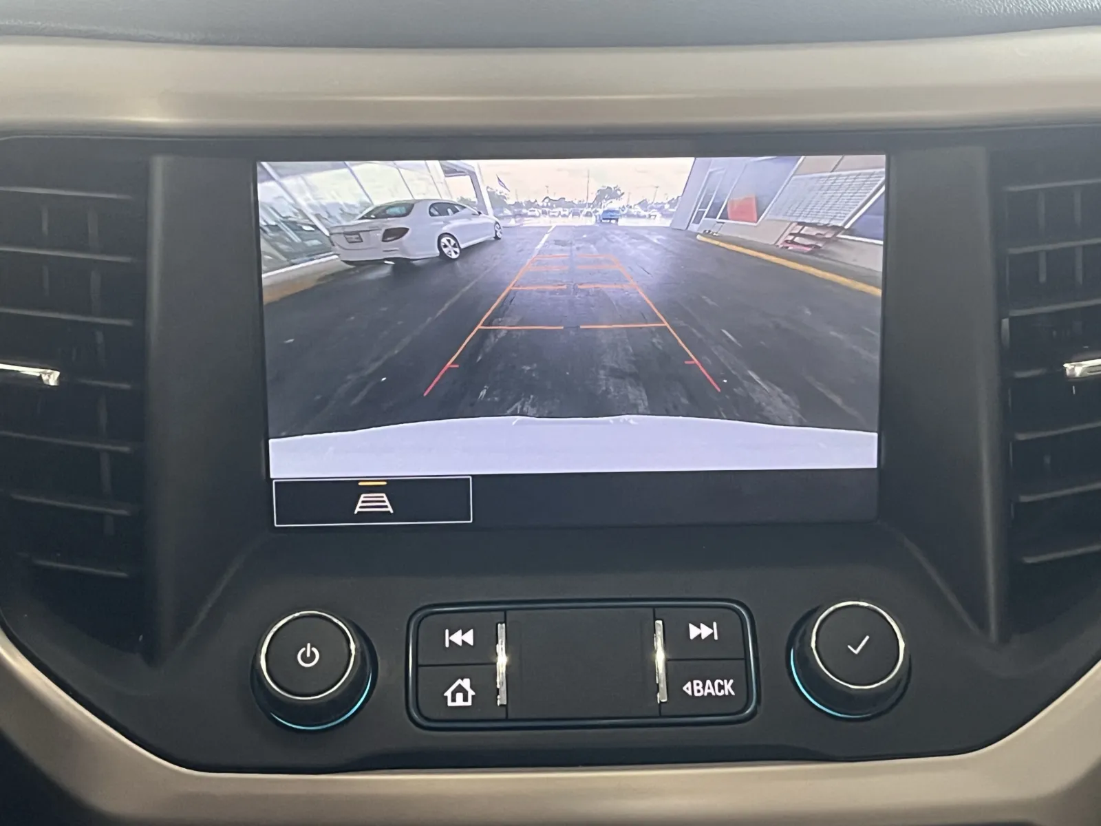 GMC Acadia photo 18