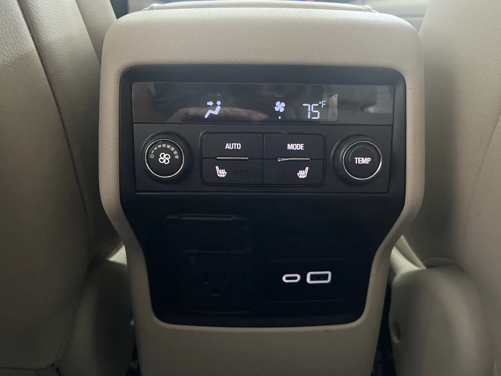 GMC Acadia photo 23