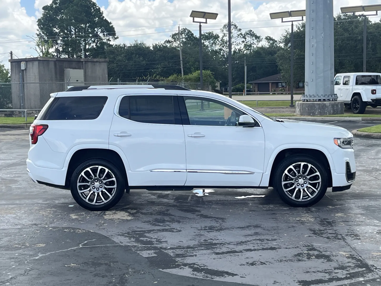 GMC Acadia photo 8