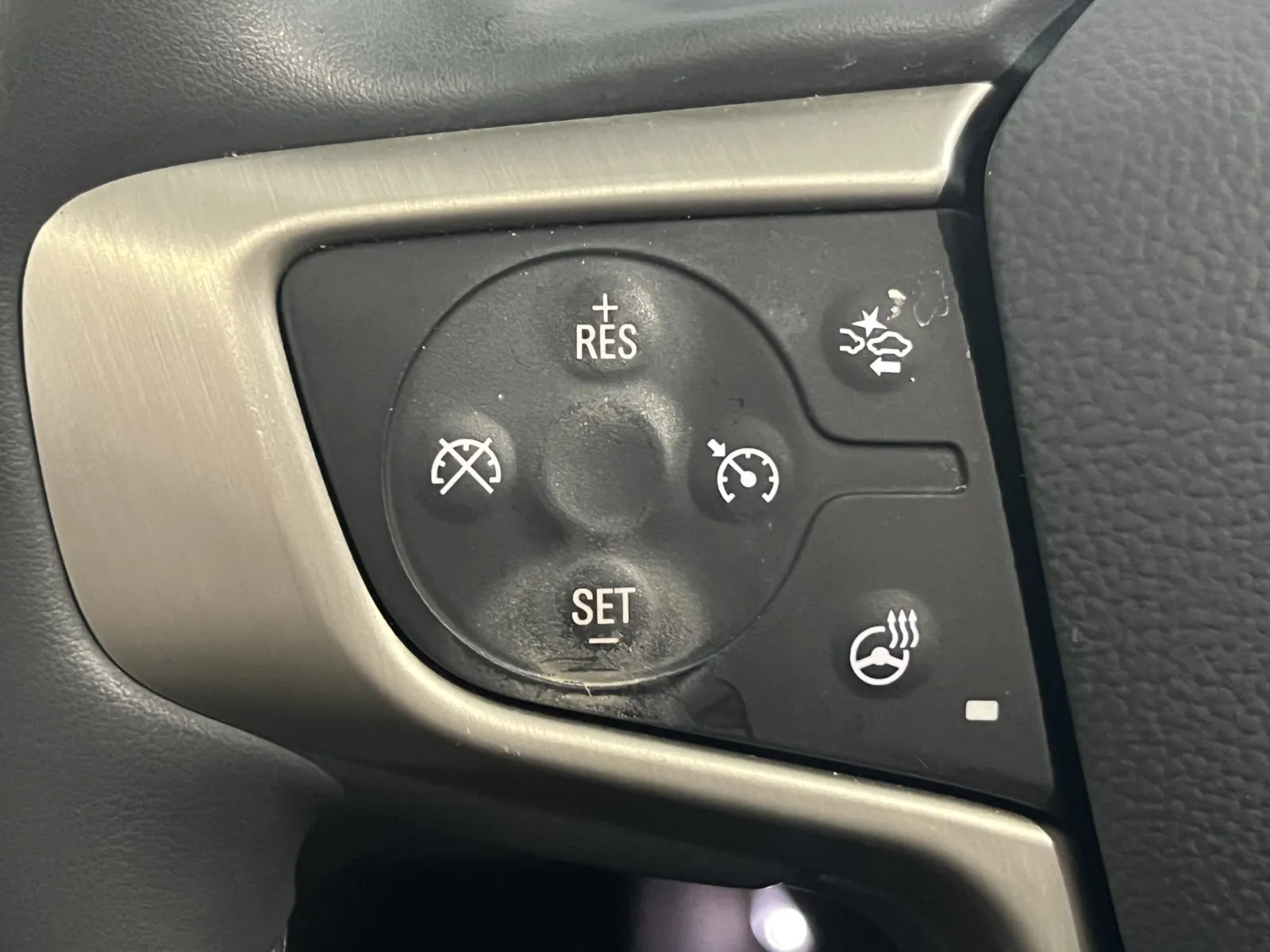 GMC Acadia photo 14