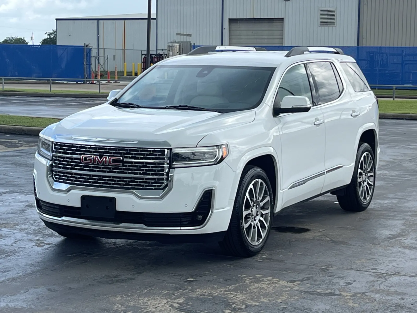 GMC Acadia photo 3