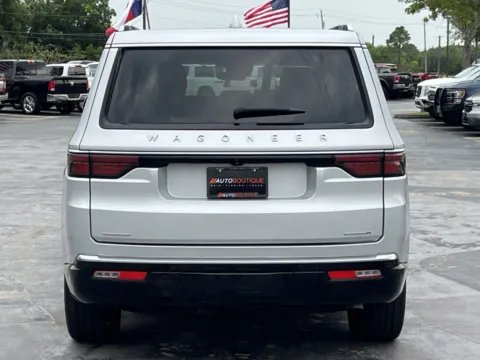 More photos of 2022 Jeep Wagoneer Series II at Auto Boutique Texas, TX