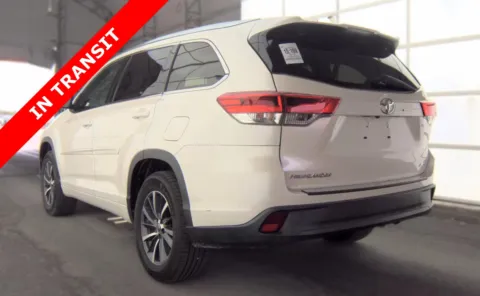 More photos of 2017 Toyota Highlander XLE at Auto Boutique Texas, TX