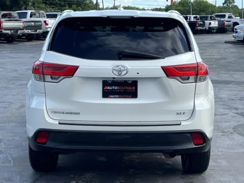 More photos of 2017 Toyota Highlander XLE at Auto Boutique Texas, TX