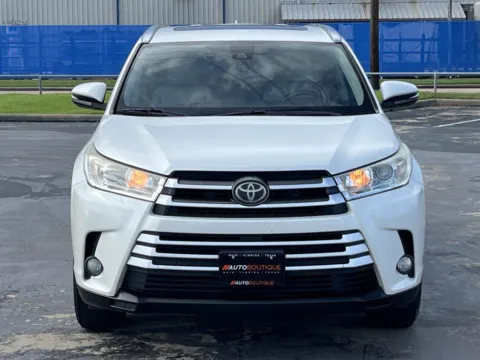 More photos of 2017 Toyota Highlander XLE at Auto Boutique Texas, TX