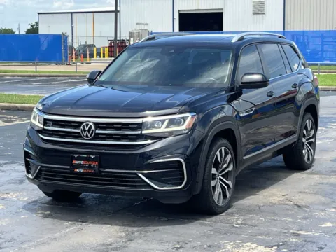 Another view of 2021 Volkswagen Atlas 3.6L V6 SEL R-Line for sale in Alvin, TX at Auto Boutique Texas