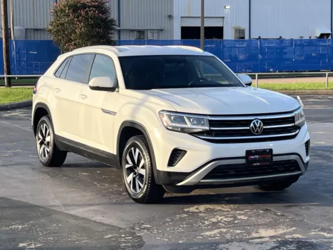 Another view of 2022 Volkswagen Atlas Cross Sport 2.0T SE for sale in Alvin, TX at Auto Boutique Texas