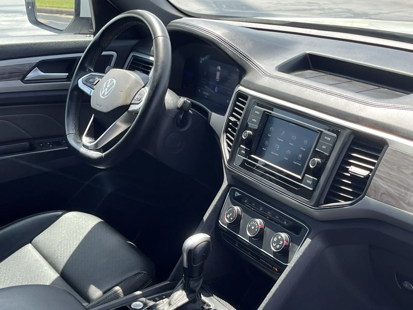 Volkswagen Atlas Cross Sport photo 12