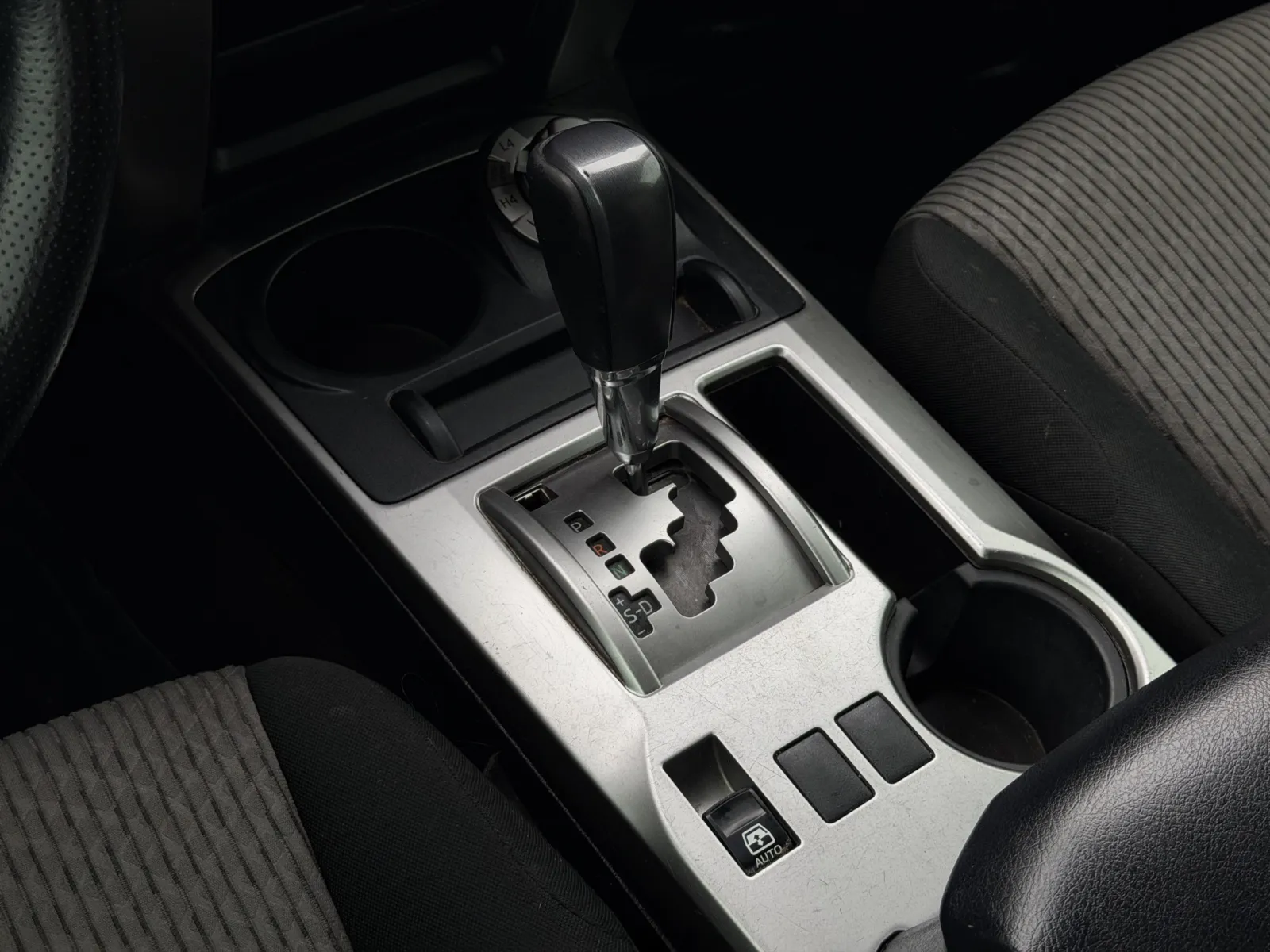 Toyota 4Runner photo 16