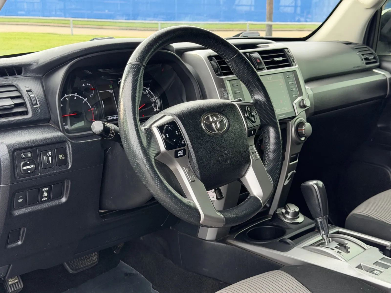 Toyota 4Runner photo 9