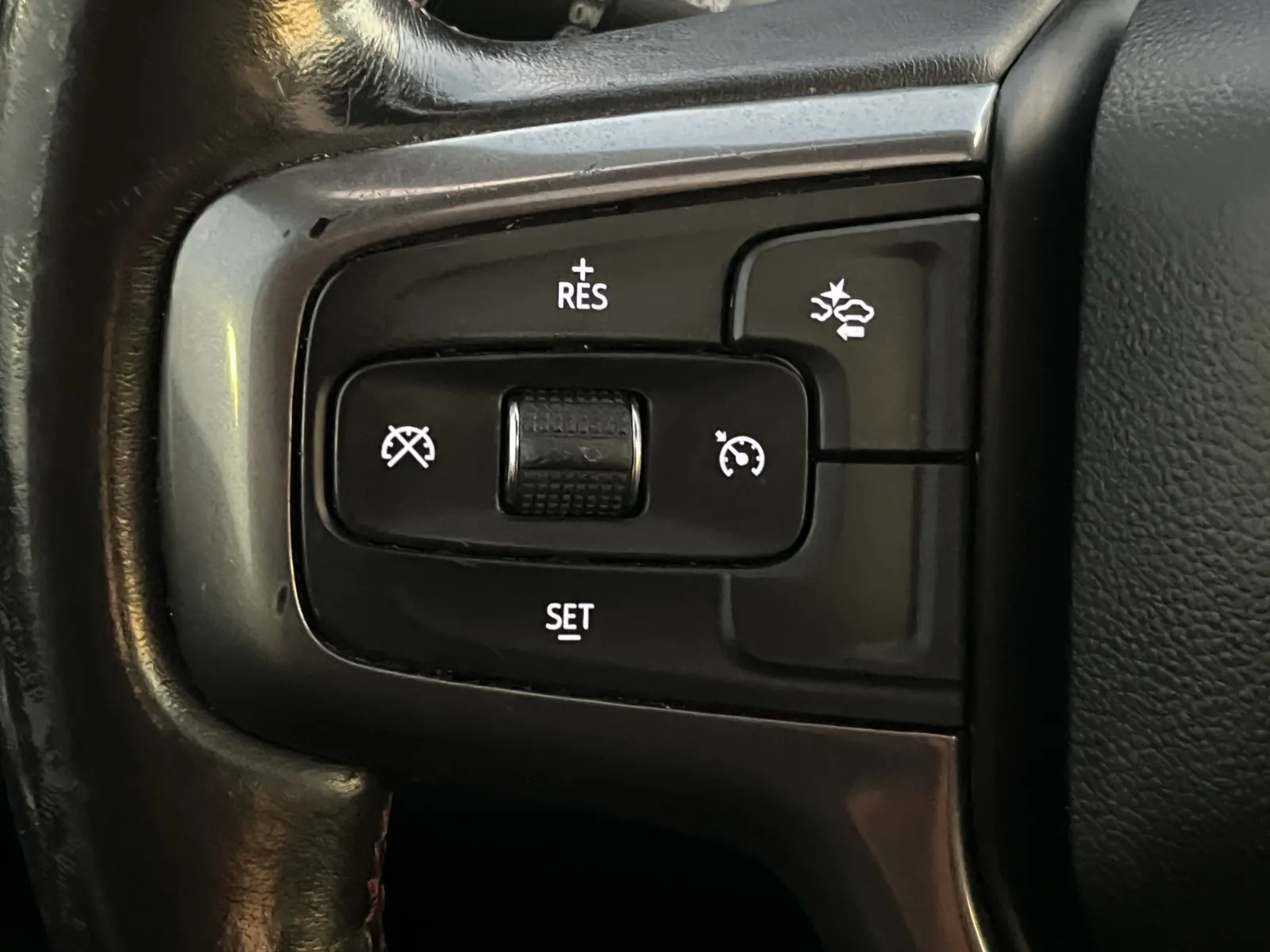 Chevrolet Tahoe photo 17
