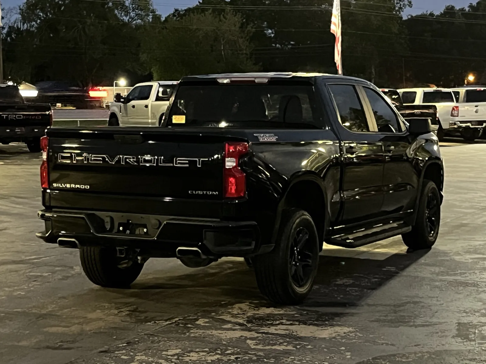 Chevrolet Silverado photo 8