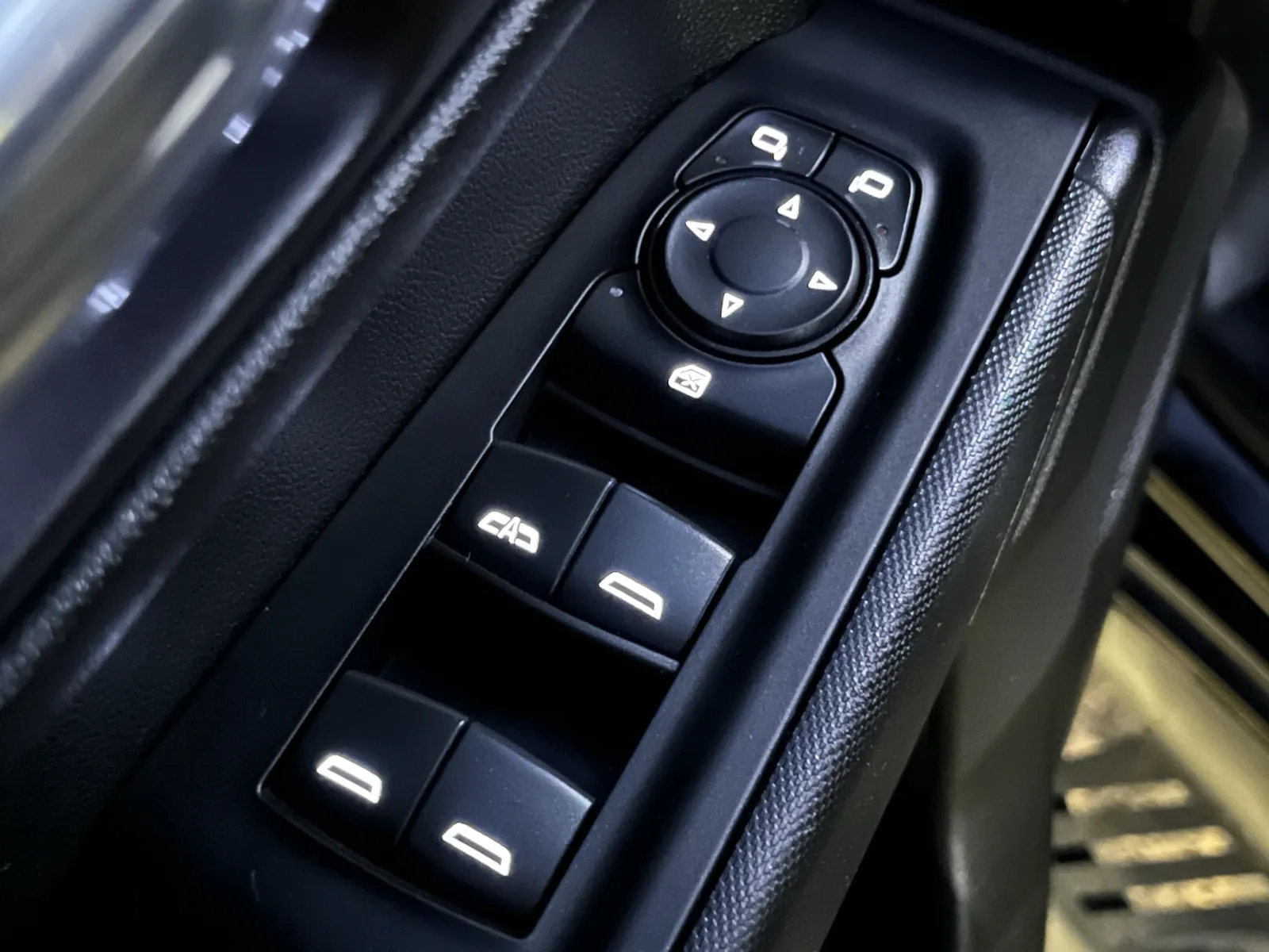 Chevrolet Silverado photo 21