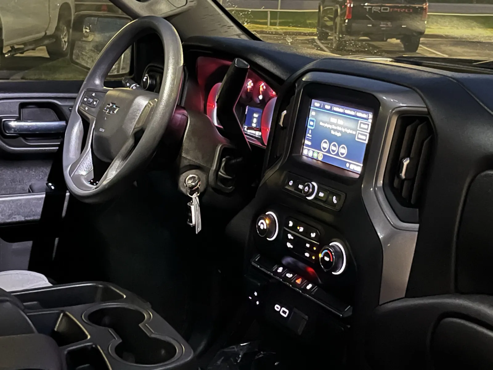 Chevrolet Silverado photo 13
