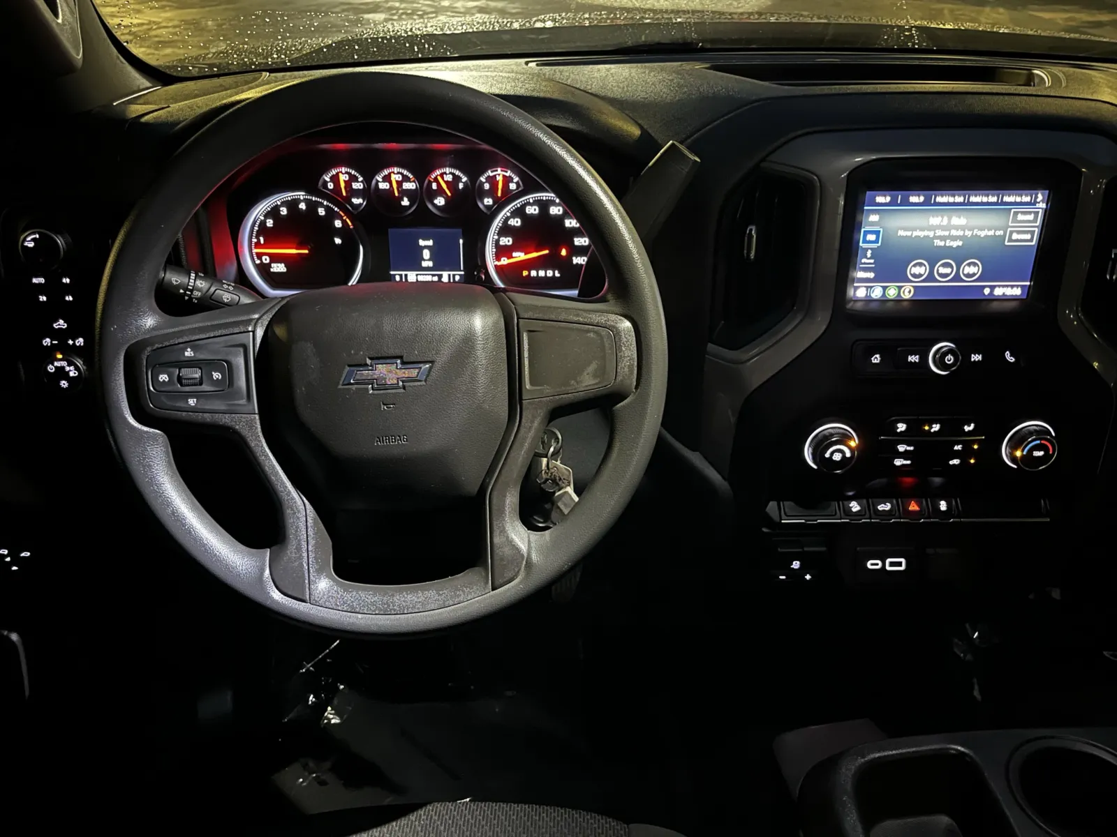Chevrolet Silverado photo 14