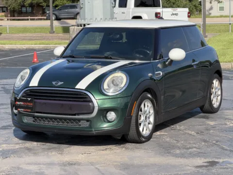 Another view of 2018 MINI Hardtop 2 Door Cooper for sale in Alvin, TX at Auto Boutique Texas
