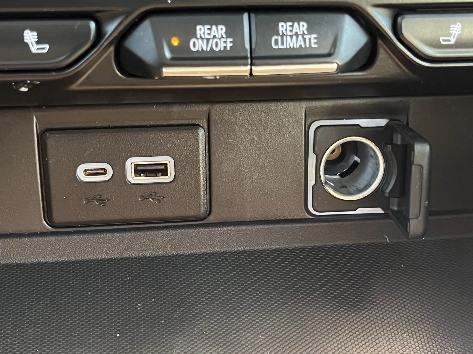 Chevrolet Tahoe photo 25