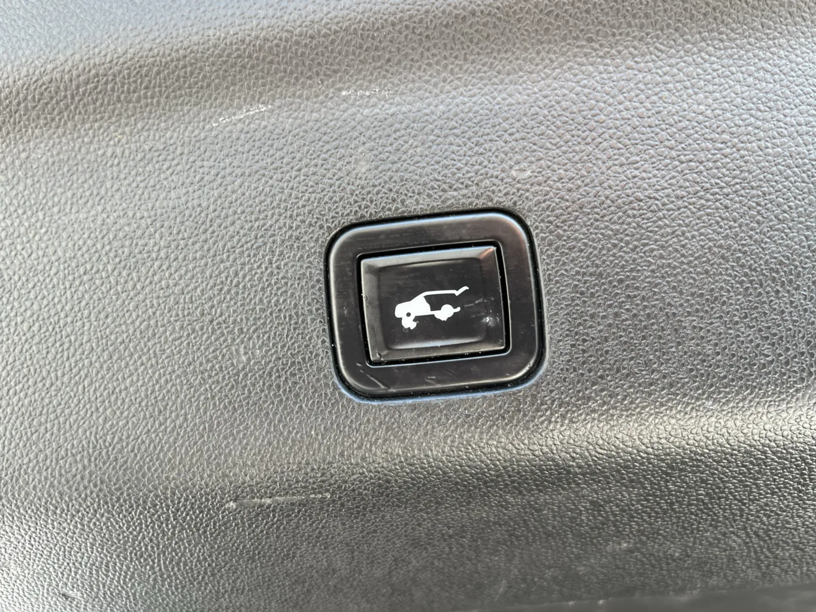 Chevrolet Tahoe photo 16