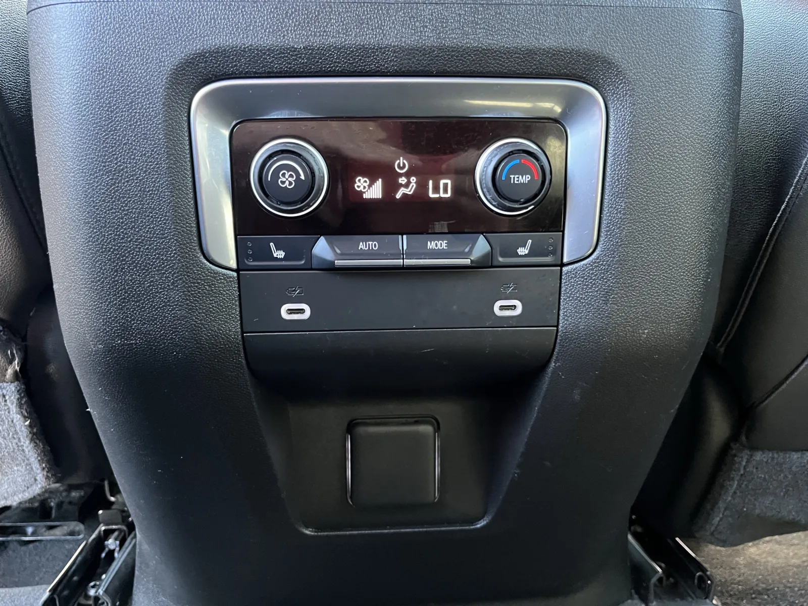 Chevrolet Tahoe photo 30