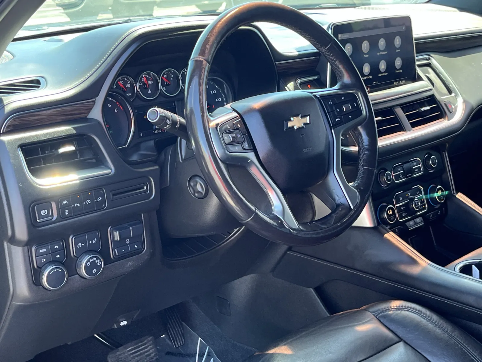 Chevrolet Tahoe photo 17