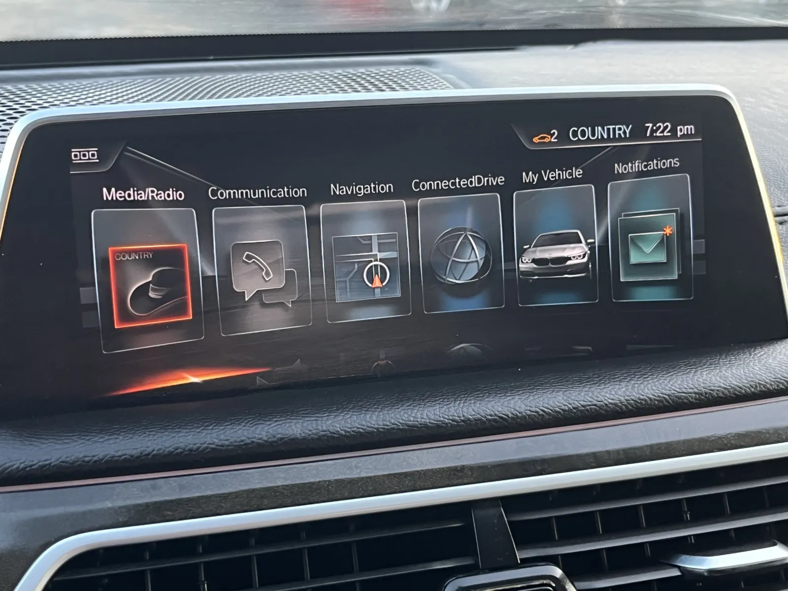 BMW 7 Series photo 7