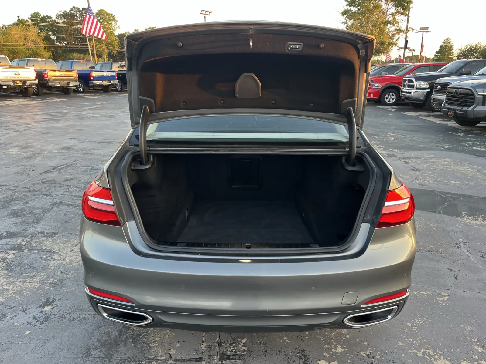 BMW 7 Series photo 12