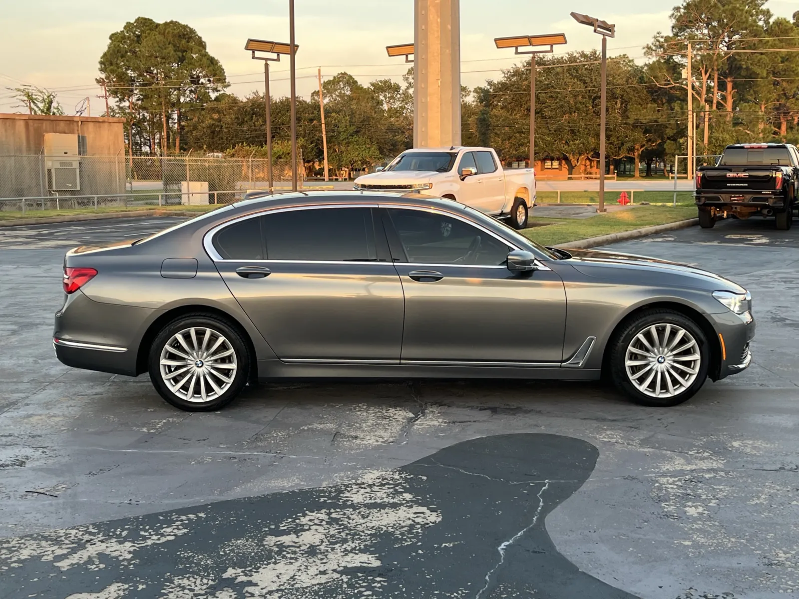 BMW 7 Series photo 11