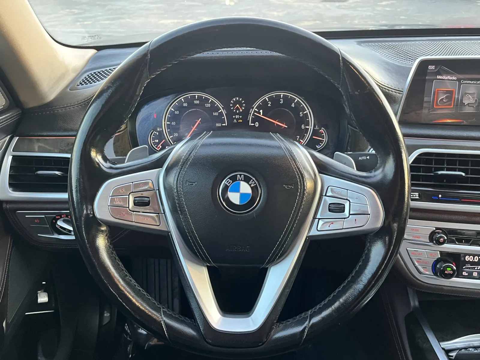 BMW 7 Series photo 19
