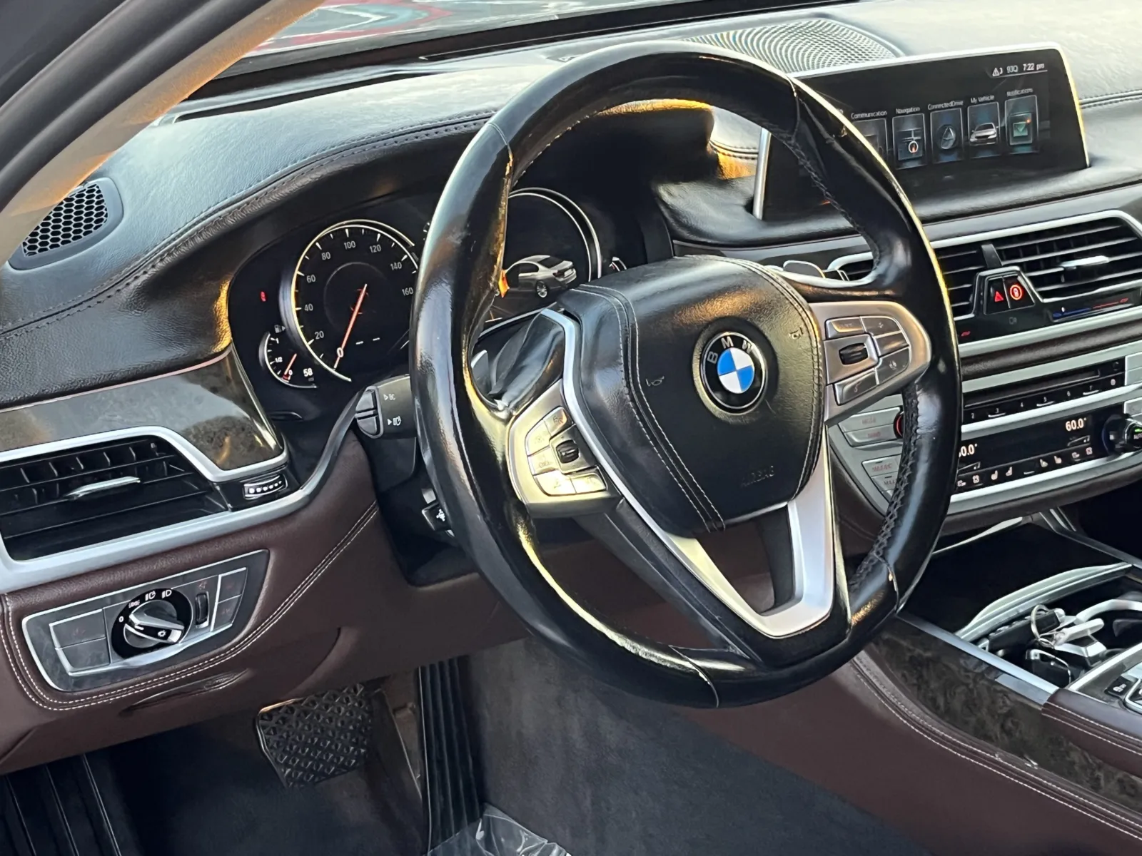 BMW 7 Series photo 15