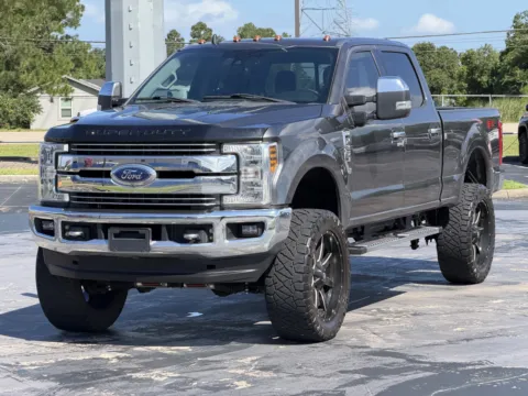 Another view of 2019 Ford Super Duty F-250 SRW LARIAT for sale in Alvin, TX at Auto Boutique Texas