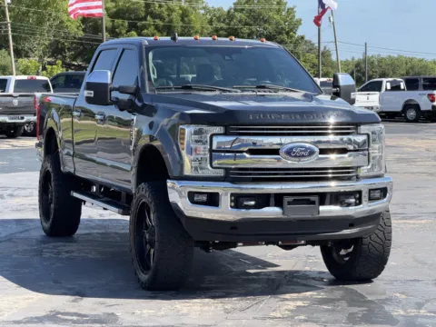 Photos of 2019 Ford Super Duty F-250 SRW LARIAT for sale in Alvin, TX at Auto Boutique Texas