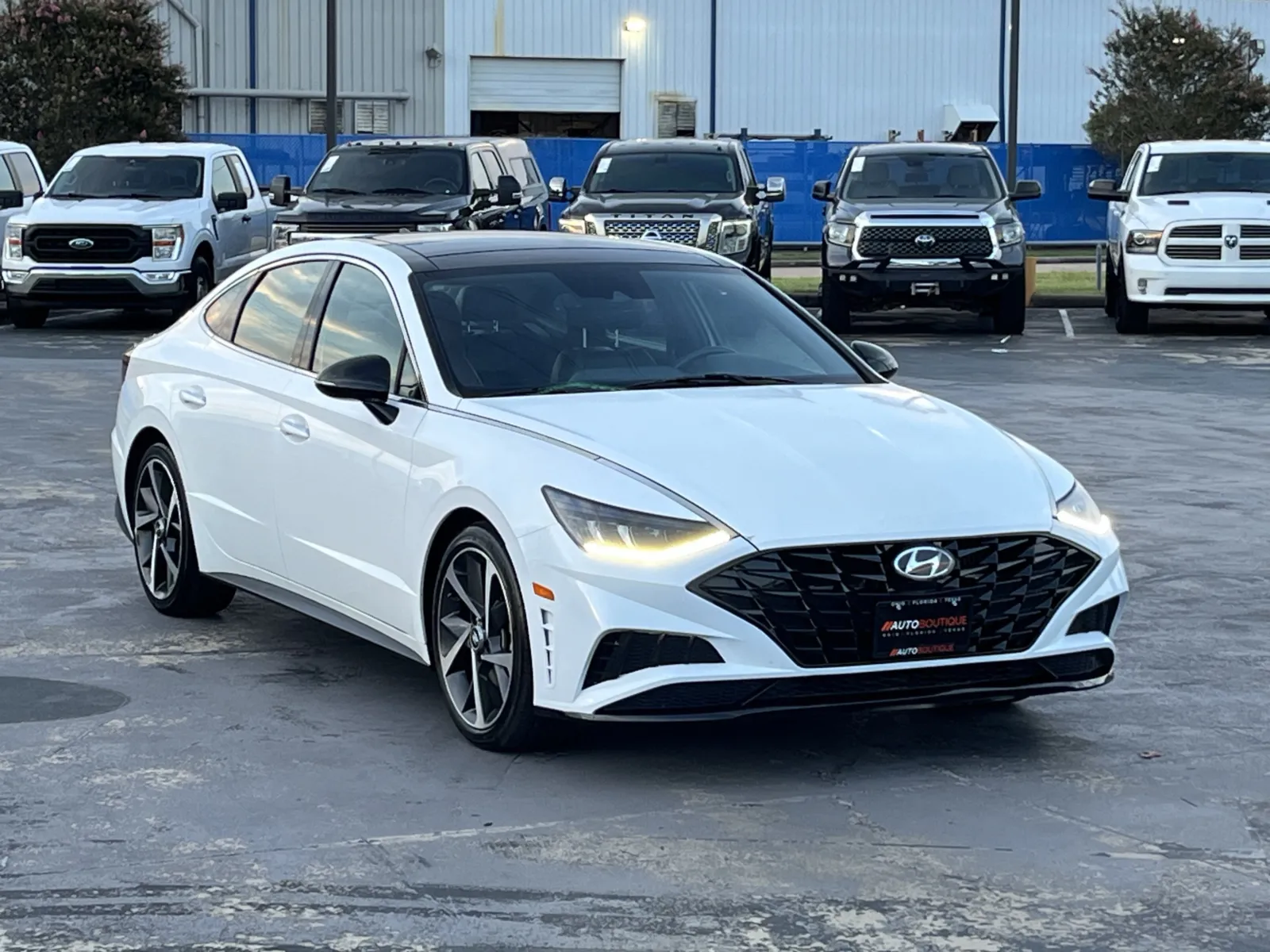Hyundai Sonata photo 3
