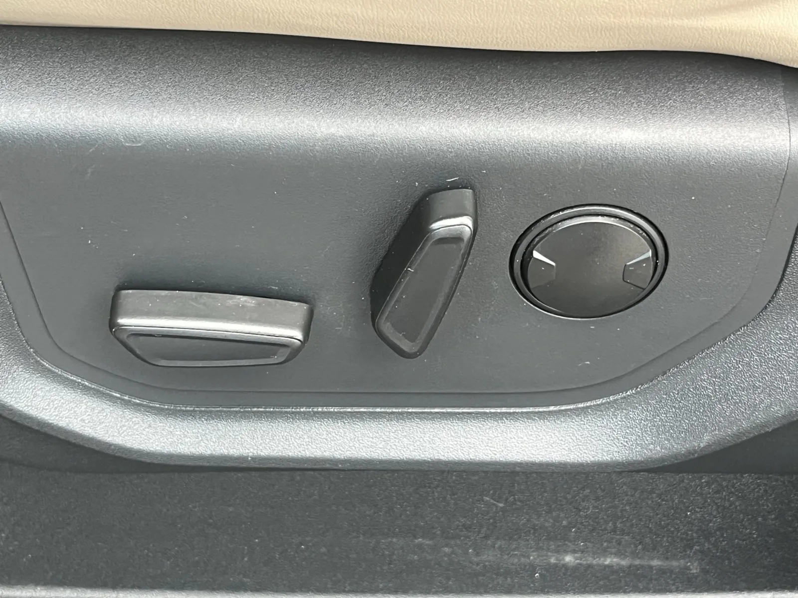 Ford Expedition MAX photo 24