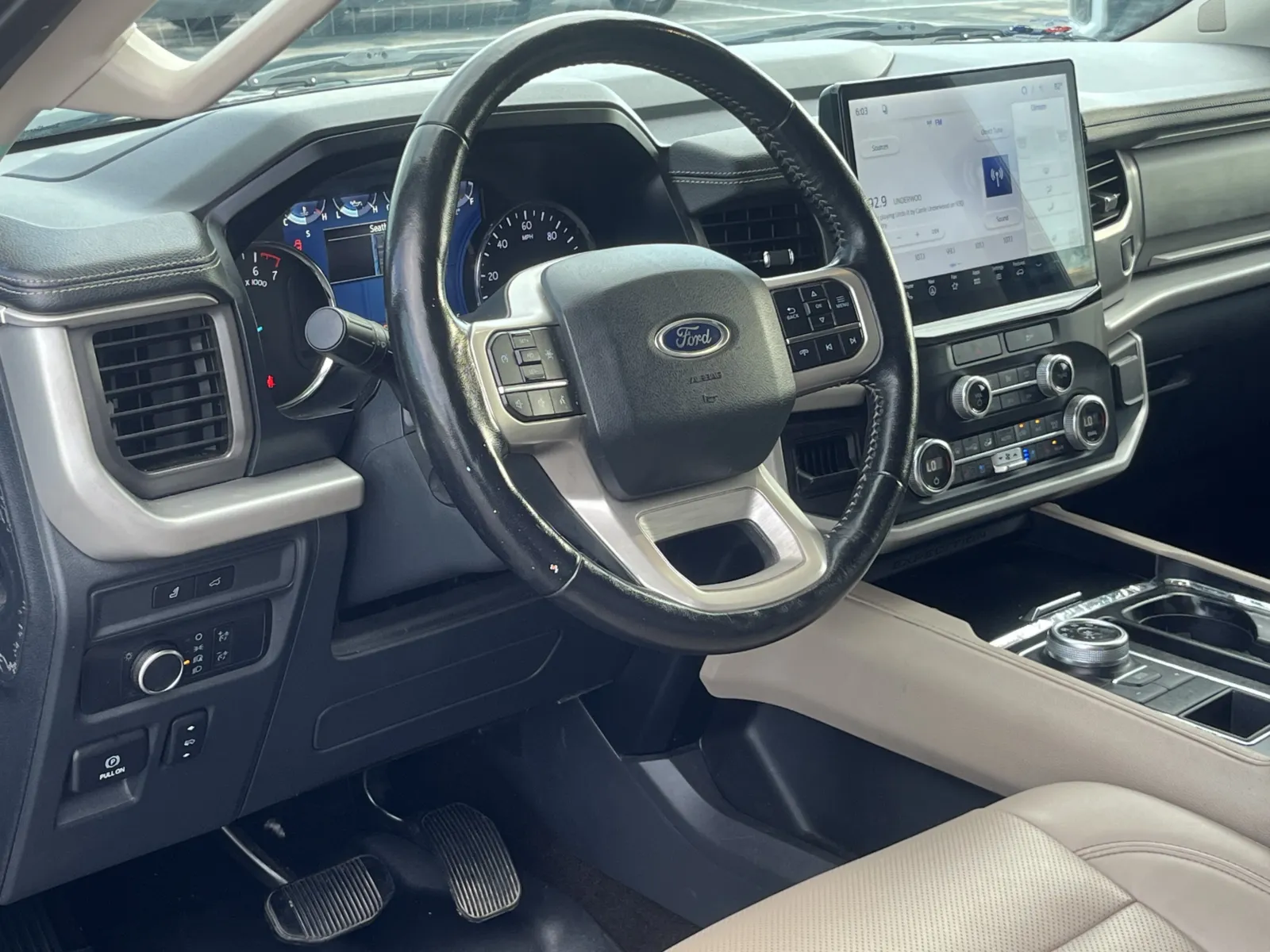 Ford Expedition MAX photo 12