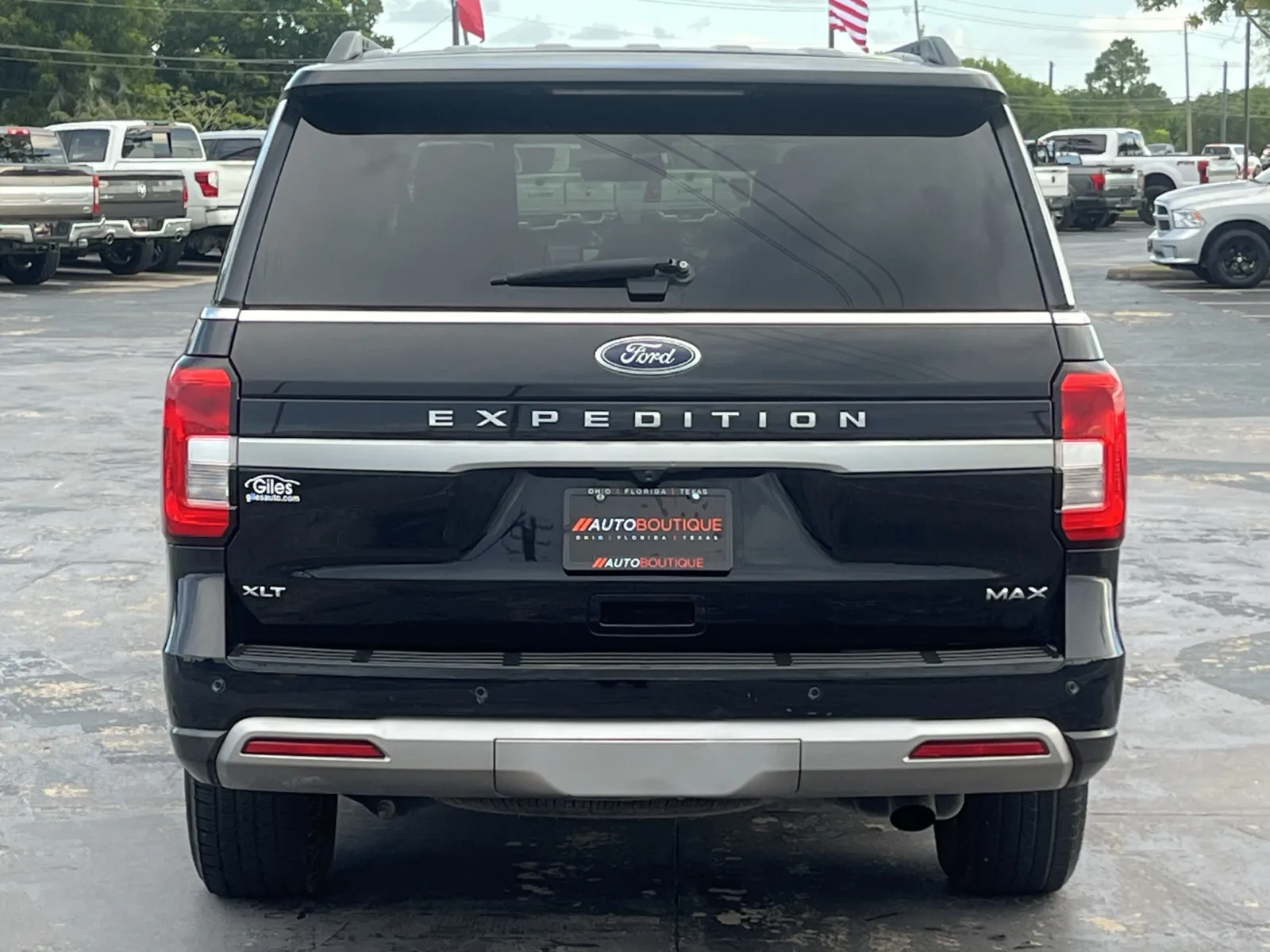 Ford Expedition MAX photo 5