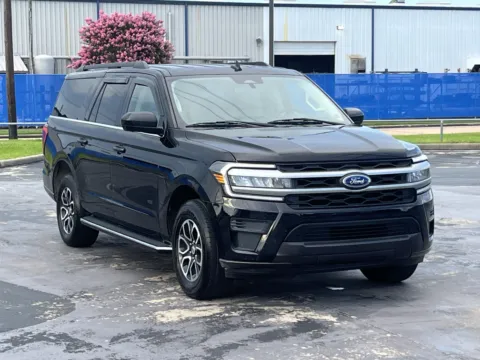 Photos of 2022 Ford Expedition Max XLT for sale in Alvin, TX at Auto Boutique Texas