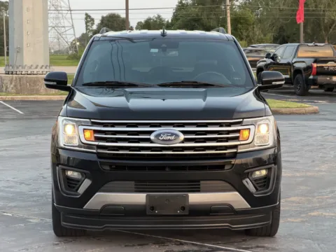 More photos of 2018 Ford Expedition XLT at Auto Boutique Texas, TX