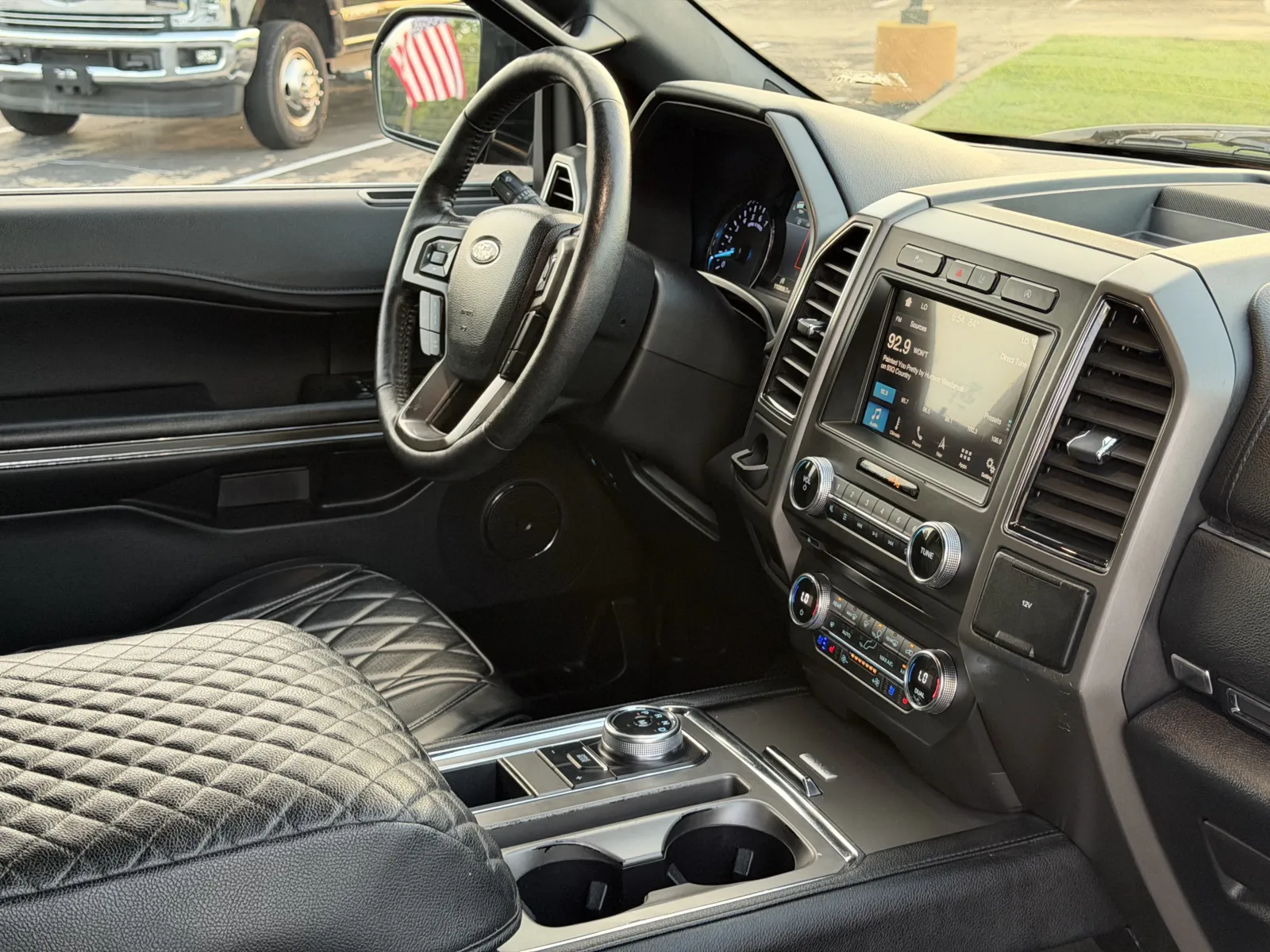 Ford Expedition photo 13