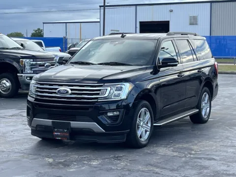 Photos of 2018 Ford Expedition XLT for sale in Alvin, TX at Auto Boutique Texas