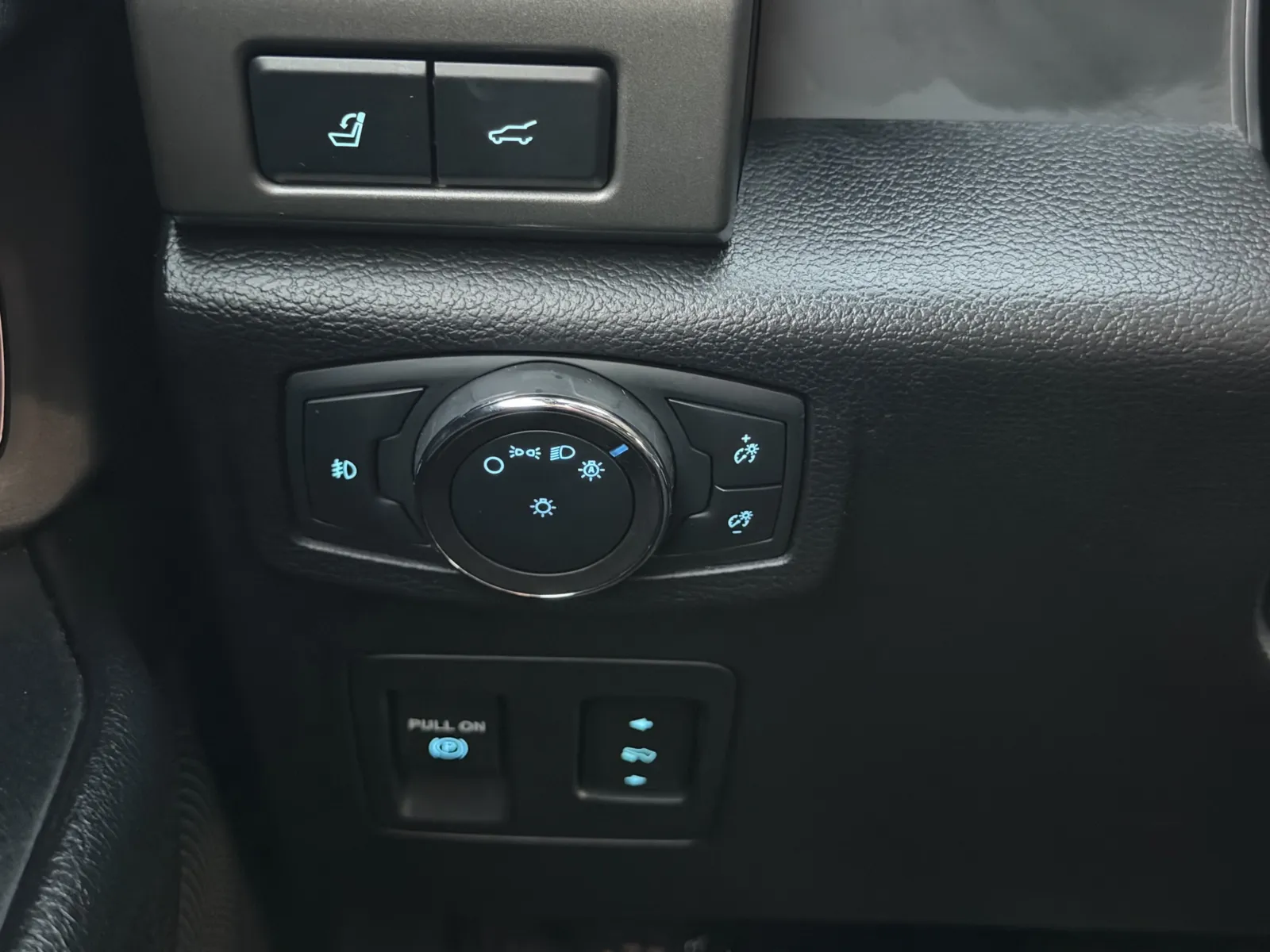 Ford Expedition photo 21