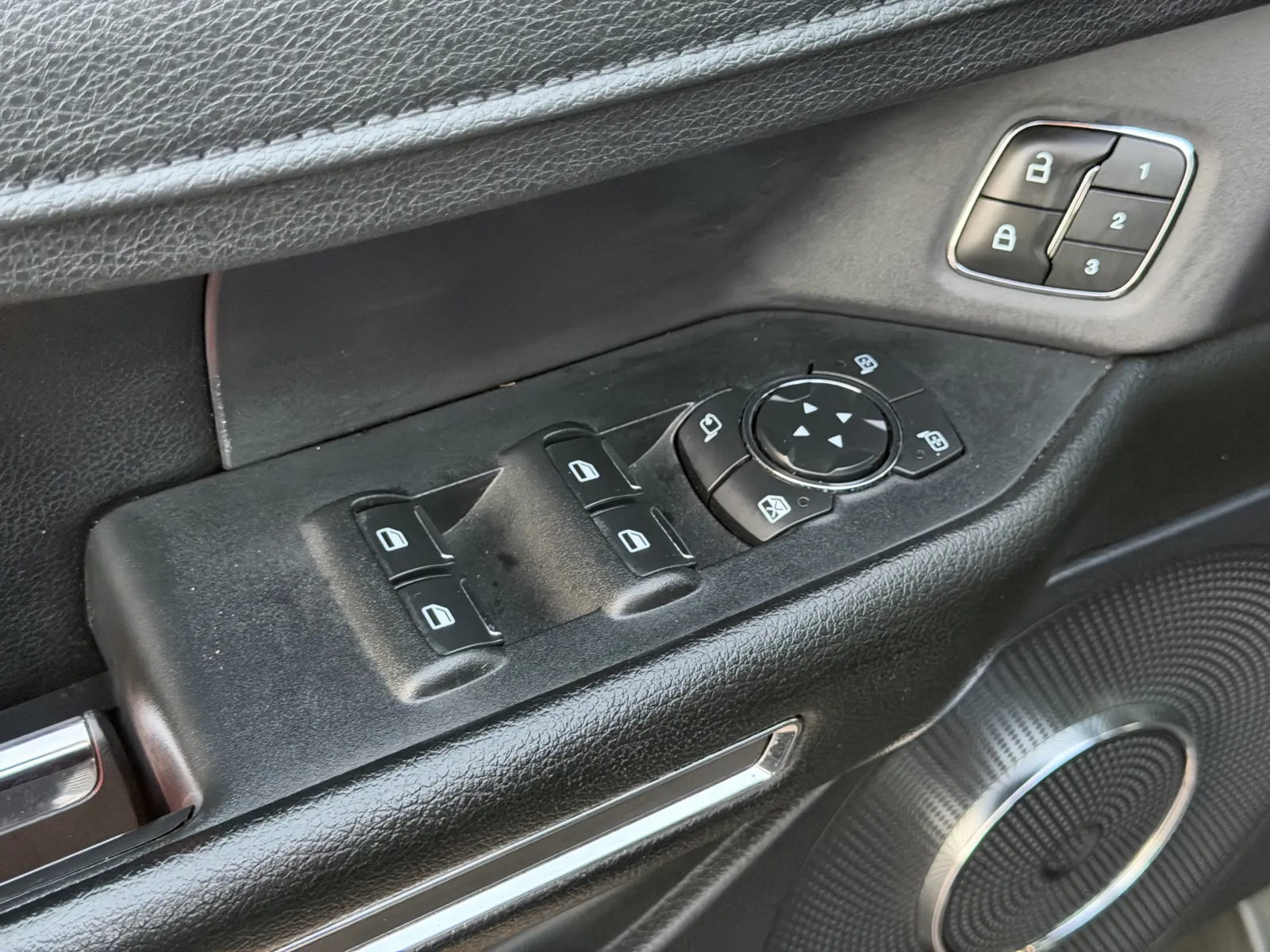 Ford Expedition photo 22