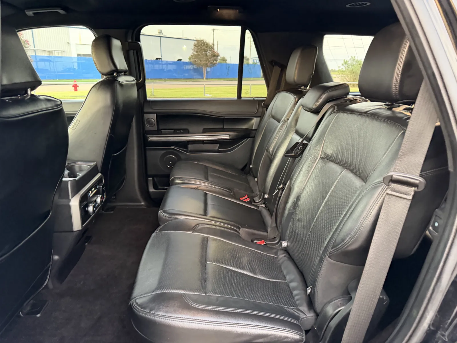 Ford Expedition photo 28