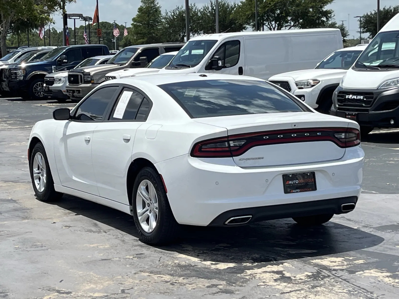 Dodge Charger photo 7