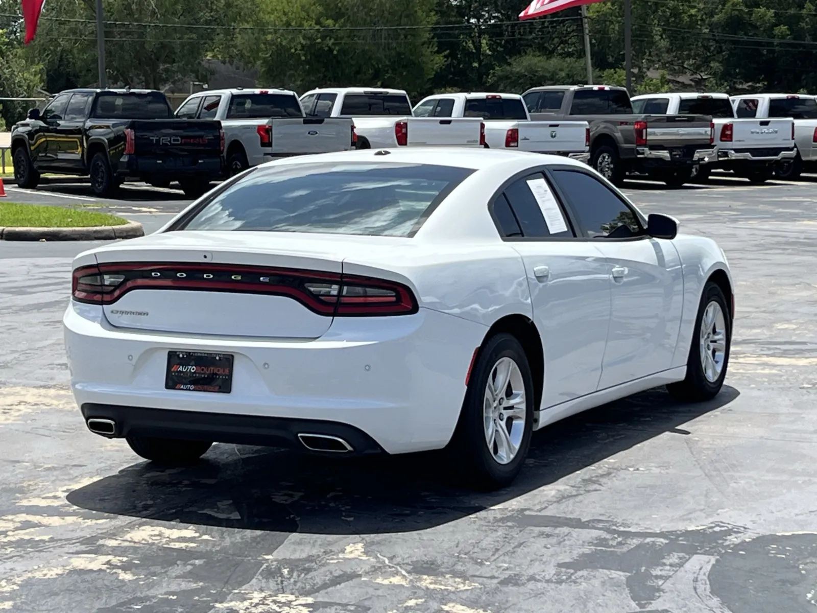 Dodge Charger photo 6
