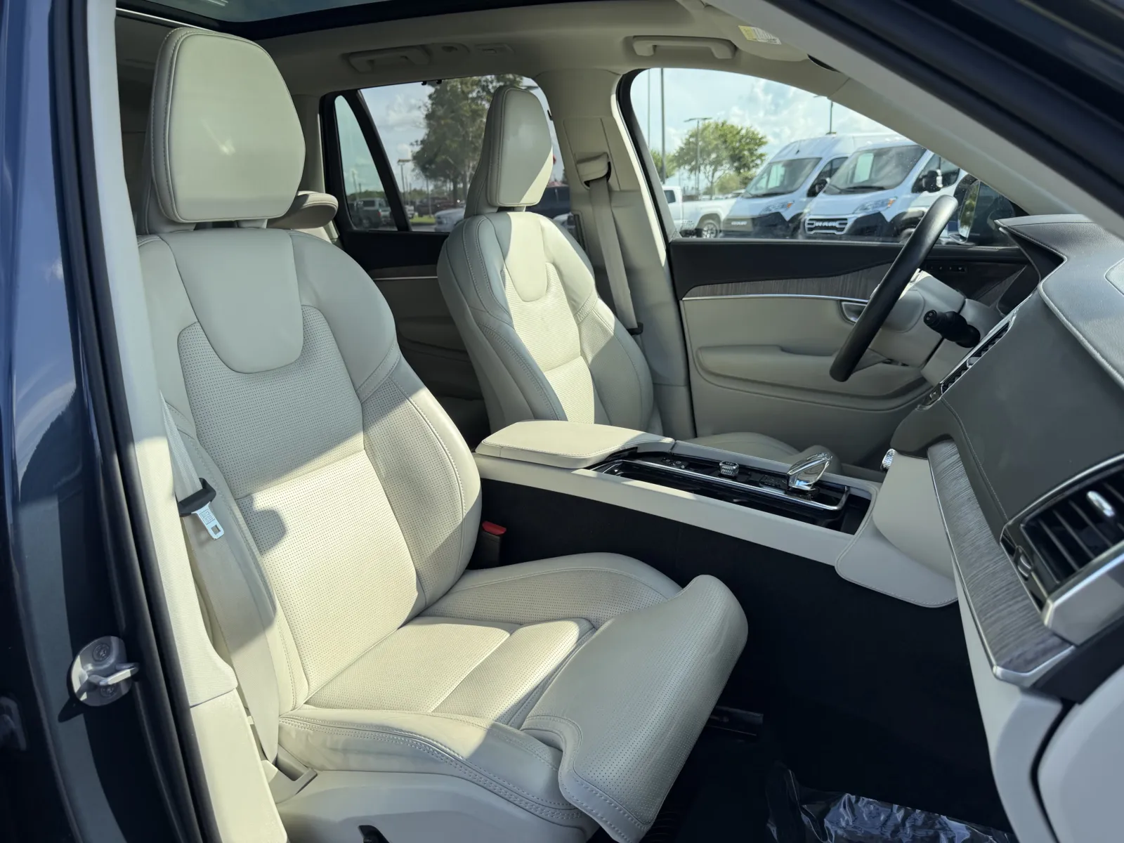 Volvo XC90 photo 24