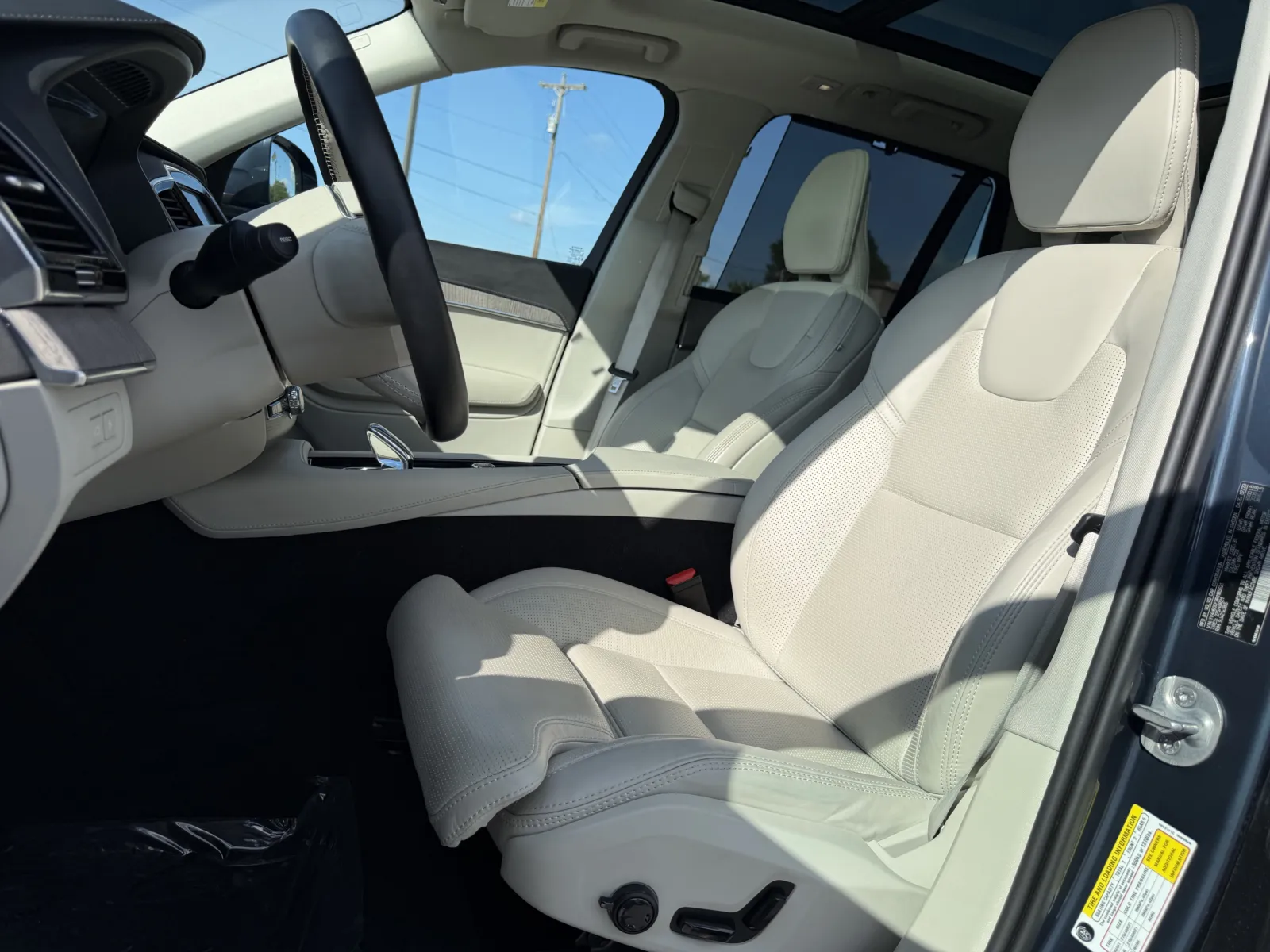 Volvo XC90 photo 22